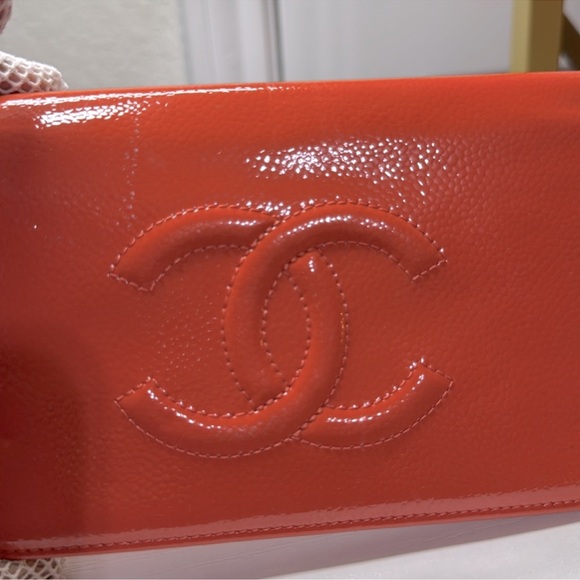 💯 Authentic Chanel Patent Leather wallet - Picture 2 of 11